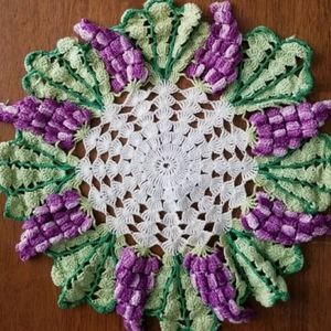 VTG NICE 14" Grape Doily Table Decor Beautiful Old Time Nature Farmhouse…